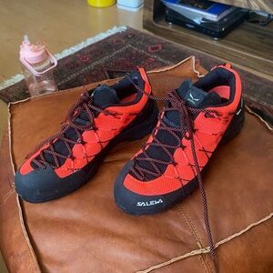 Salewa approach hiking shoes